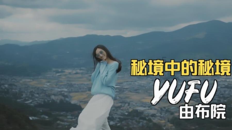 沙滩游玩的女孩们
